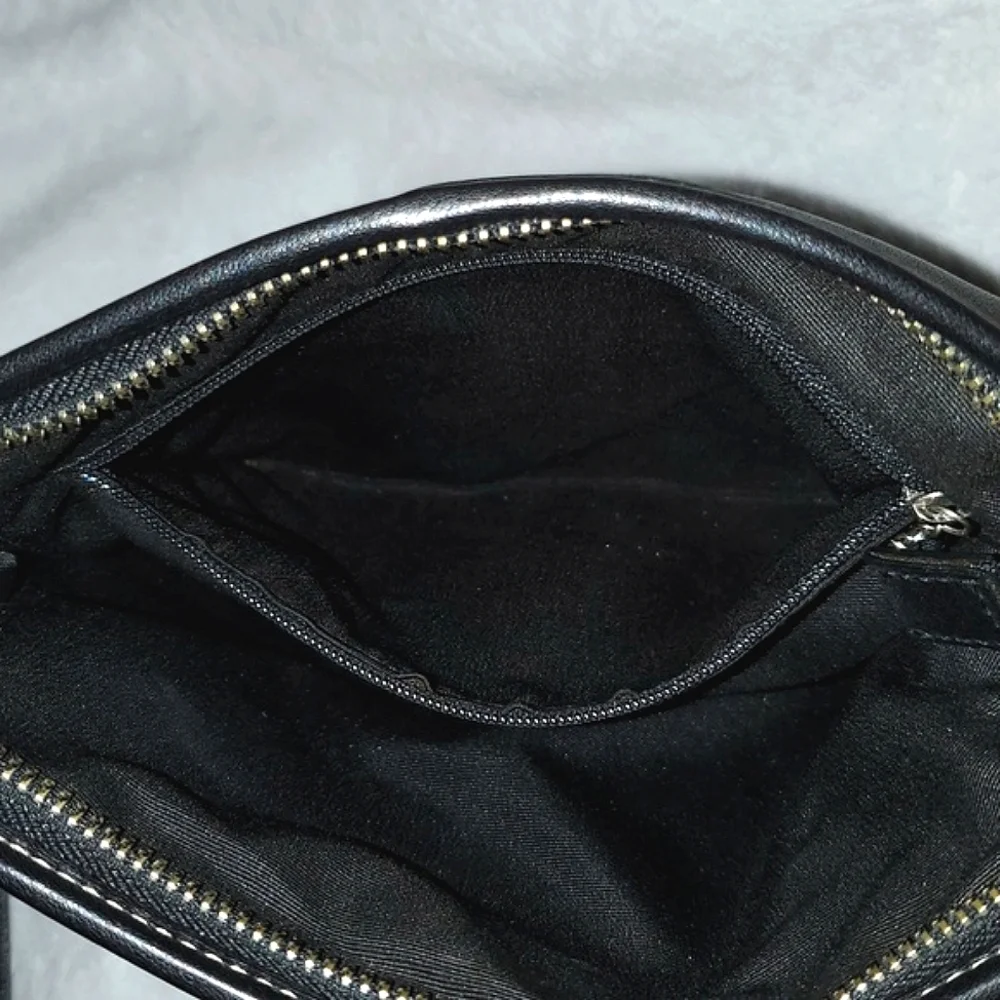 COACH Soho Black Leather Swingpack Small Crossbody Bag